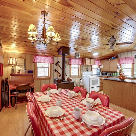 Pet-Friendly Irons Cottage About 4 Mi To Sand Lake! Ngoại thất bức ảnh
